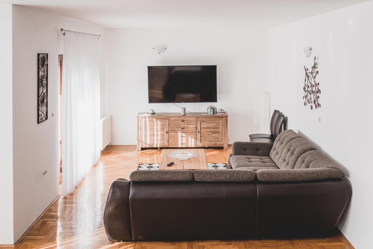 Helles 3 Schlafzimmer Apartment Zwischen Zagreb Zentrum & Natur Екстер'єр фото