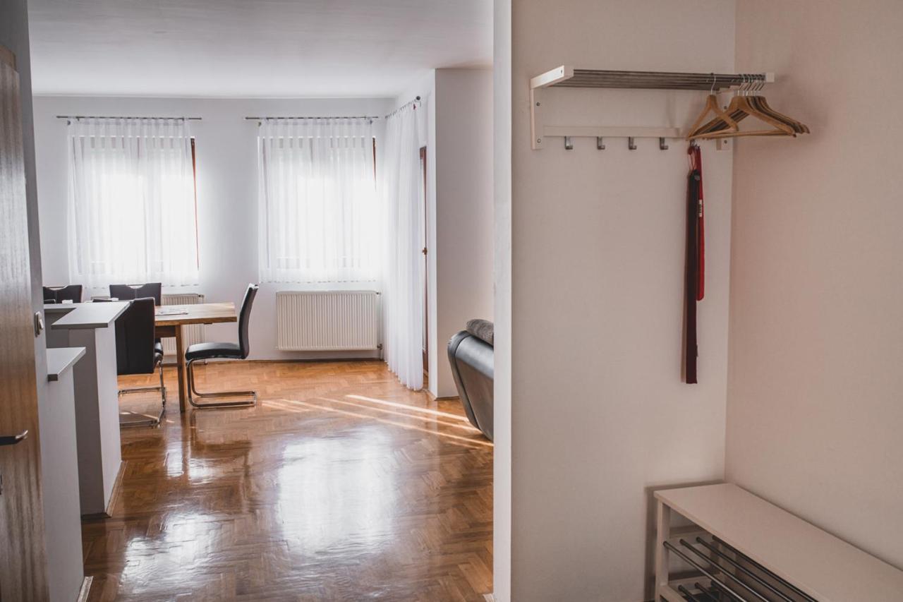 Helles 3 Schlafzimmer Apartment Zwischen Zagreb Zentrum & Natur Екстер'єр фото